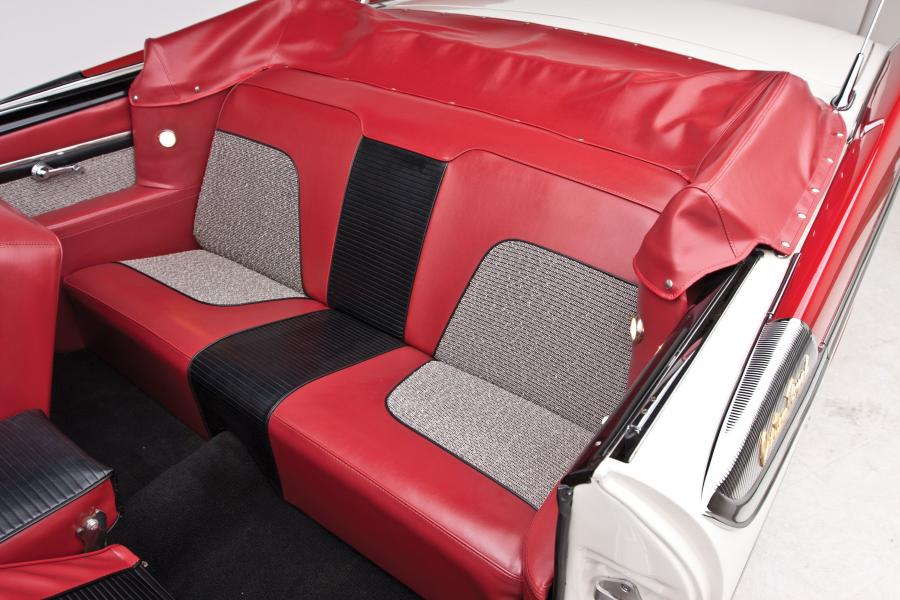  Dodge Custom Royal Convertible 1959 года  (фото 12 из 32)